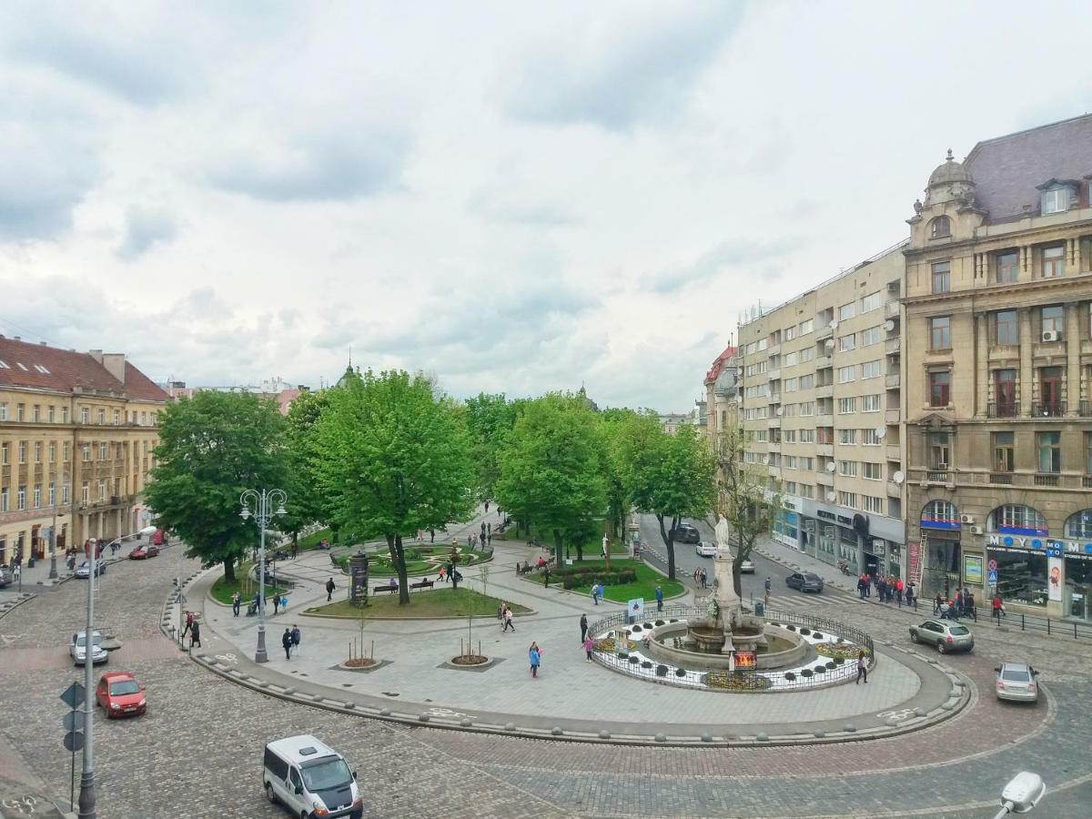 Квартира В Центрі Львова Вулиця Міцкевича 5, Простора З Гарним Видом На Місто Ngoại thất bức ảnh
